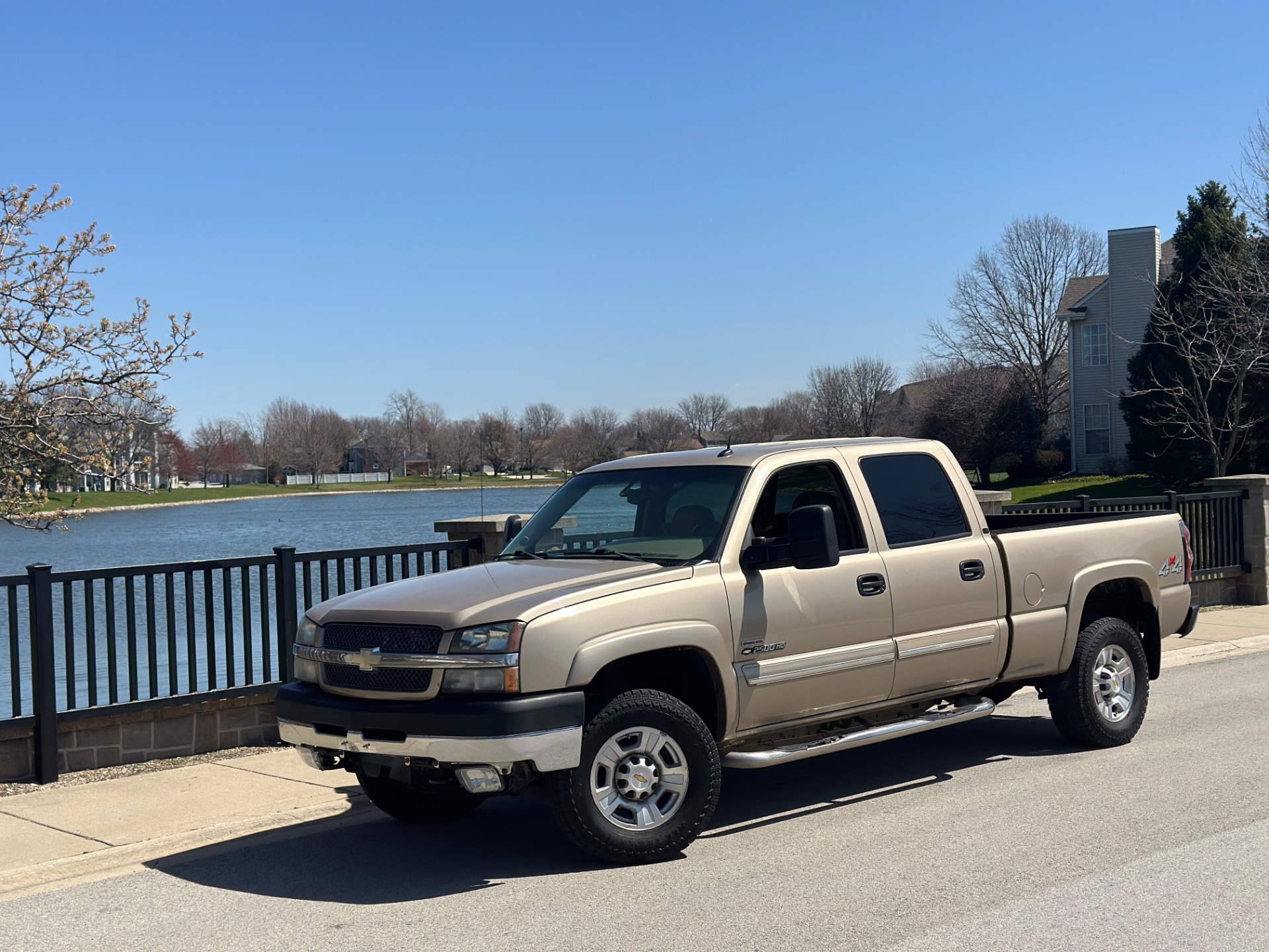 2004 Chevrolet Silverado 2500HD photo 3