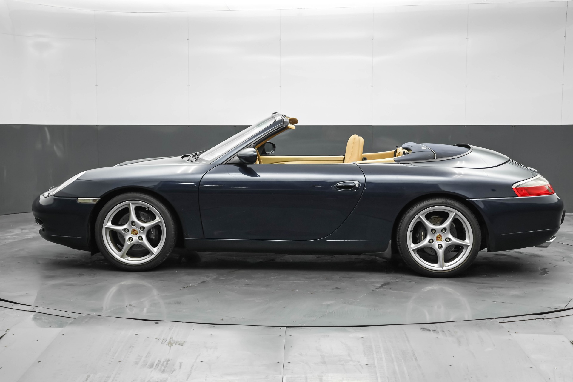 1999 Porsche 911 Cabriolet photo 2