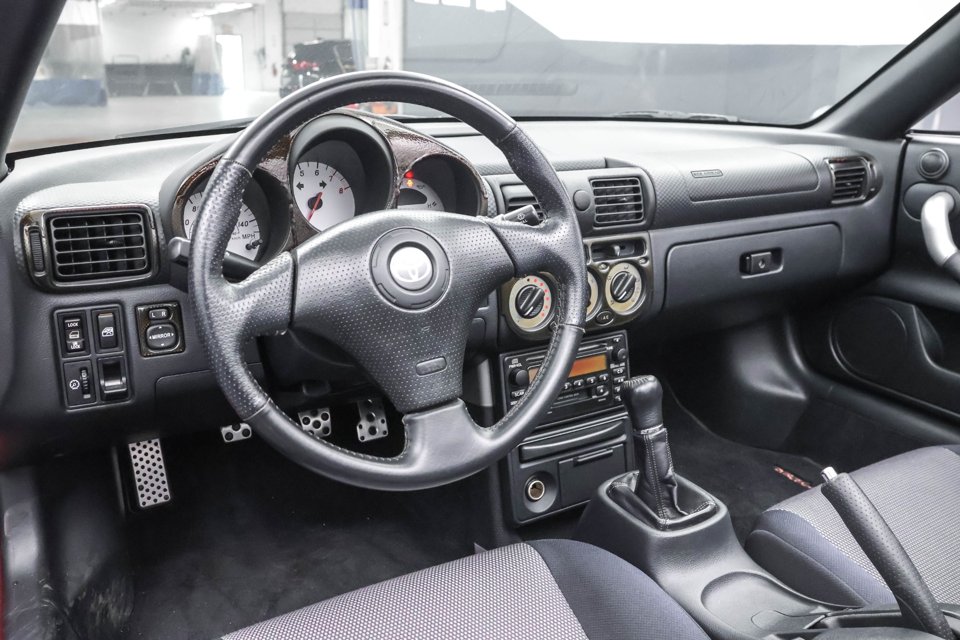 2001 Toyota MR2 Spyder photo 8