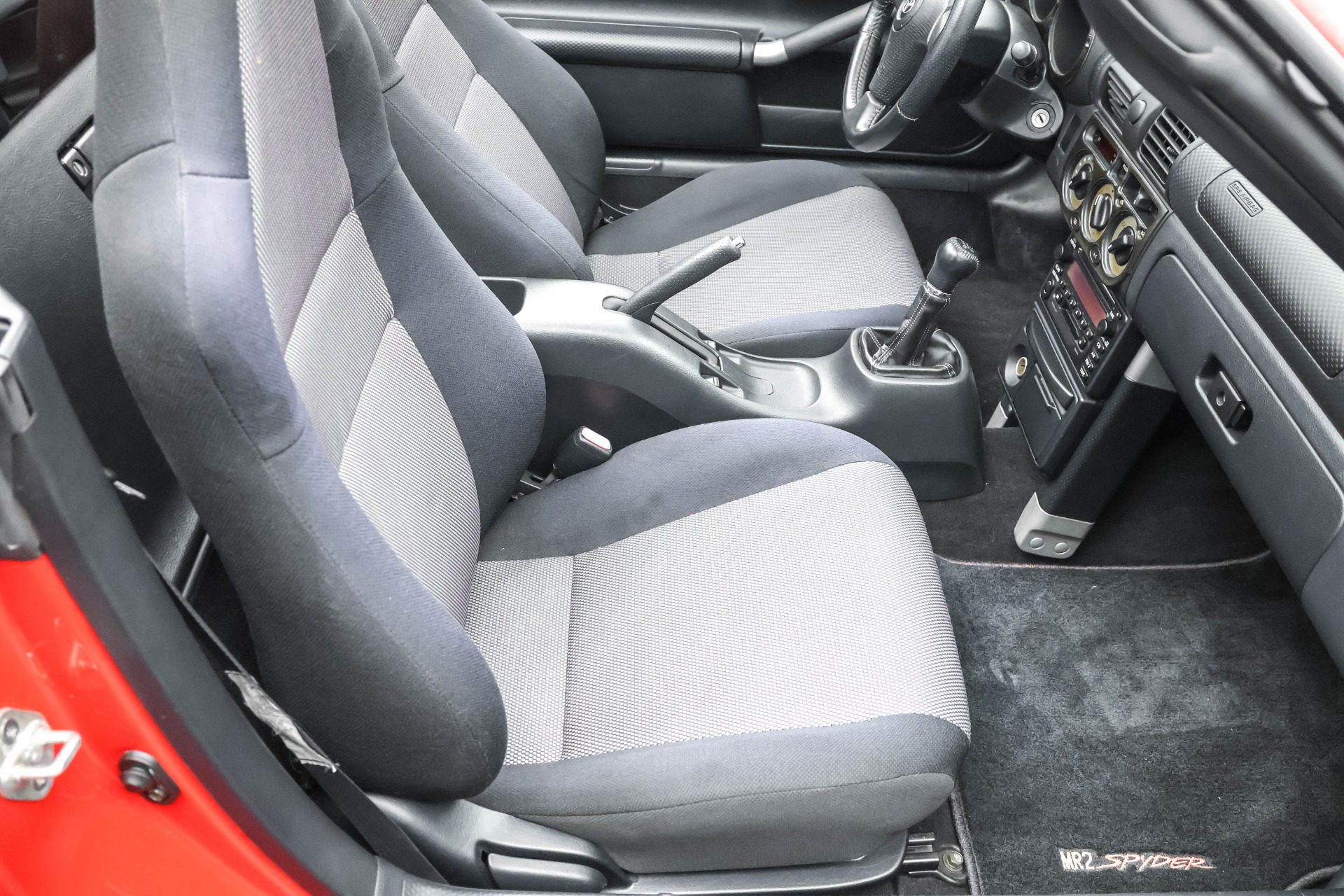 2001 Toyota MR2 Spyder photo 16
