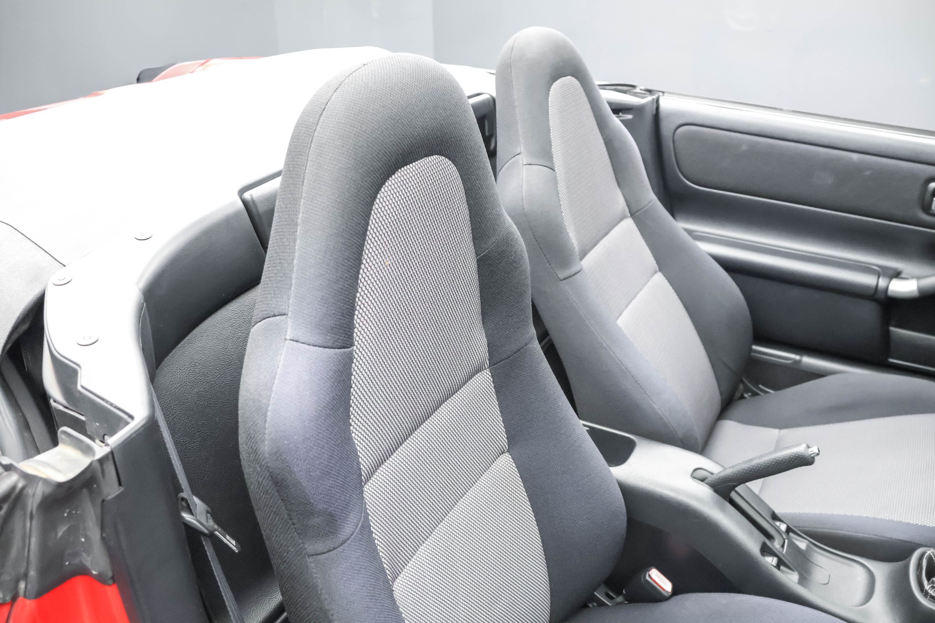 2001 Toyota MR2 Spyder photo 17