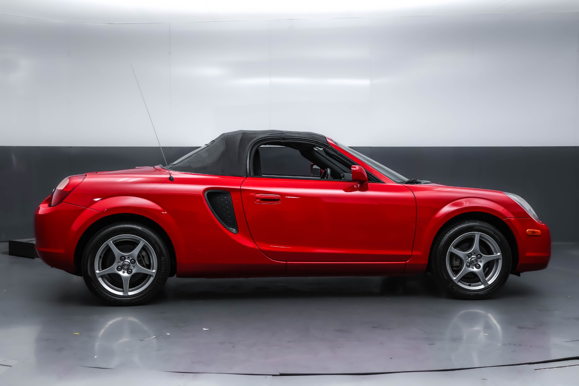 2001 Toyota MR2 Spyder photo 27