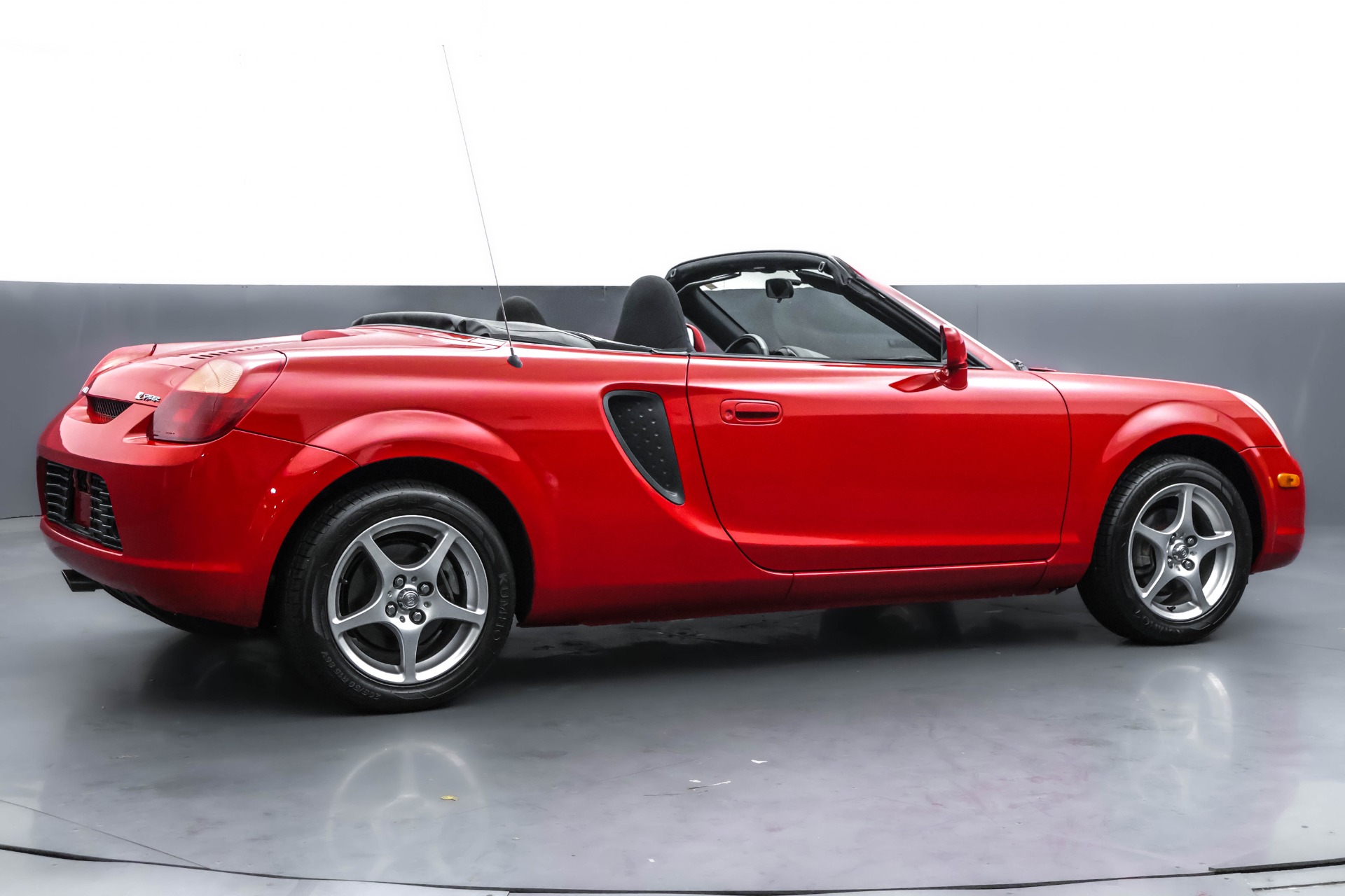 2001 Toyota MR2 Spyder photo 2