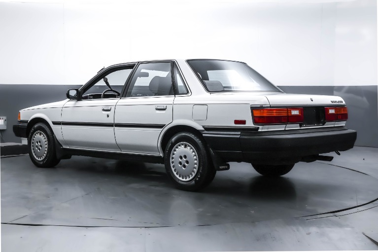 1987 Toyota Camry DX photo 38