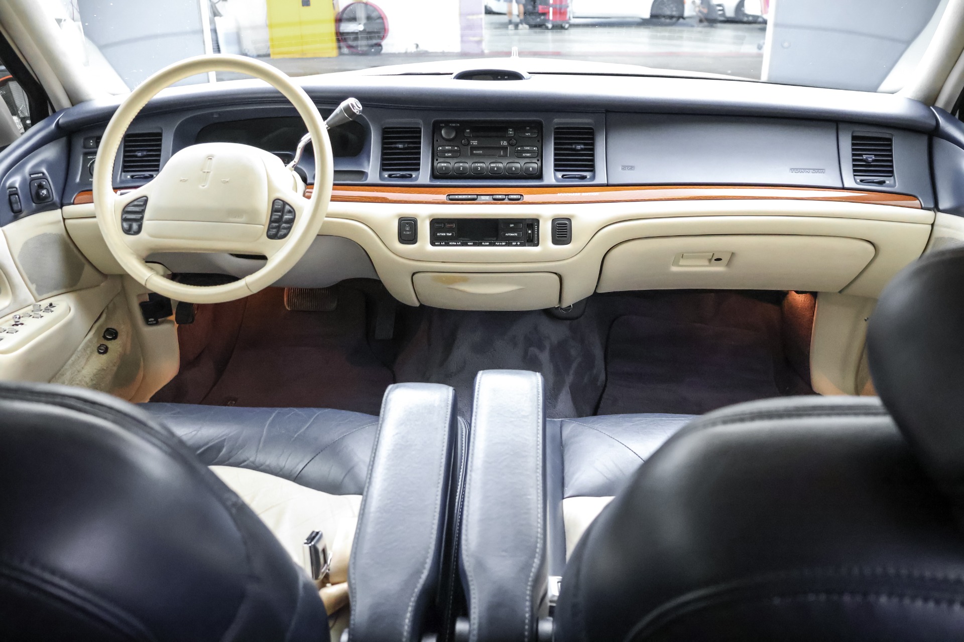 Used 1995 Lincoln Town Car Signature For Sale (Sold) | Private
