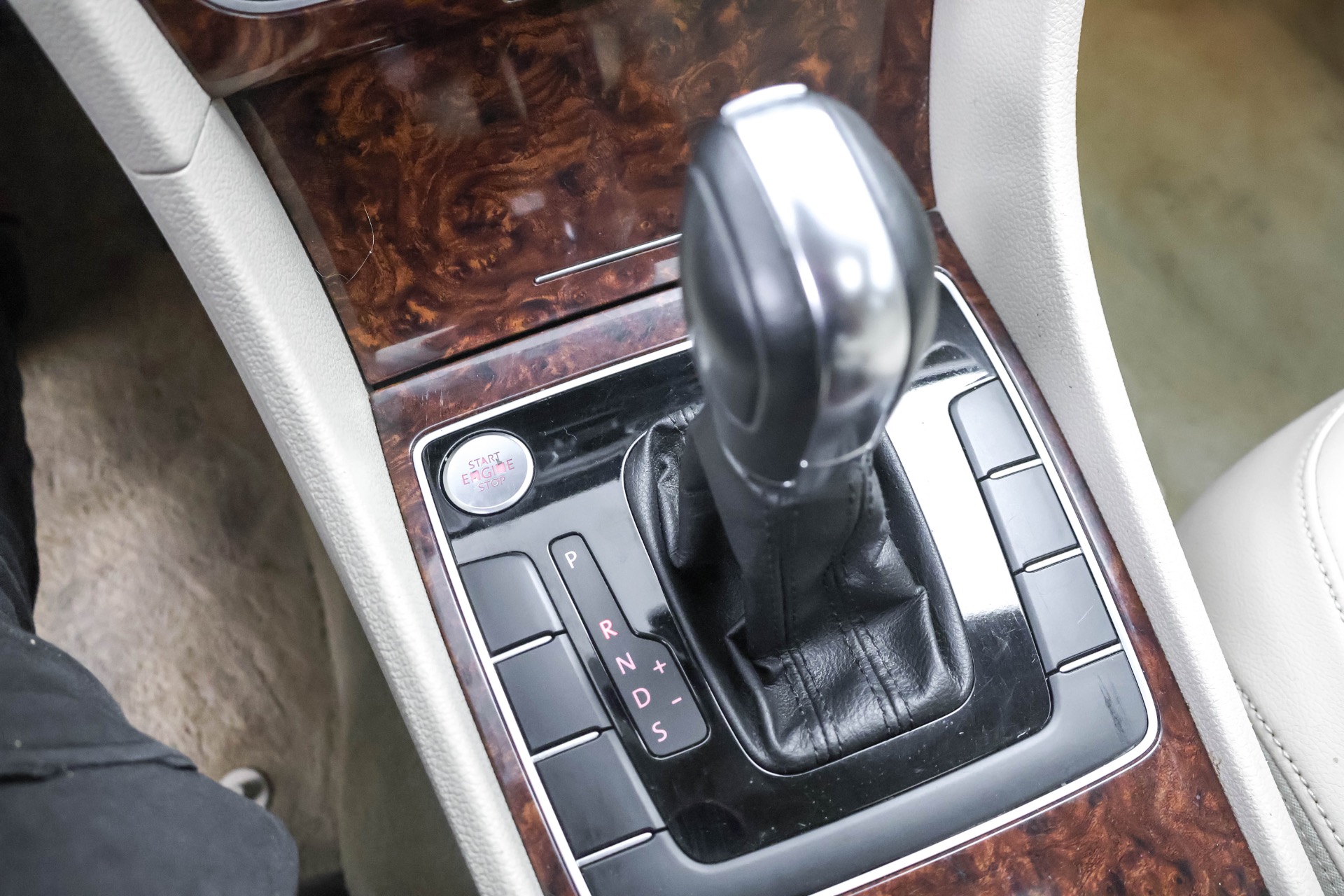 2013 Volkswagen Passat SEL - Photo 12