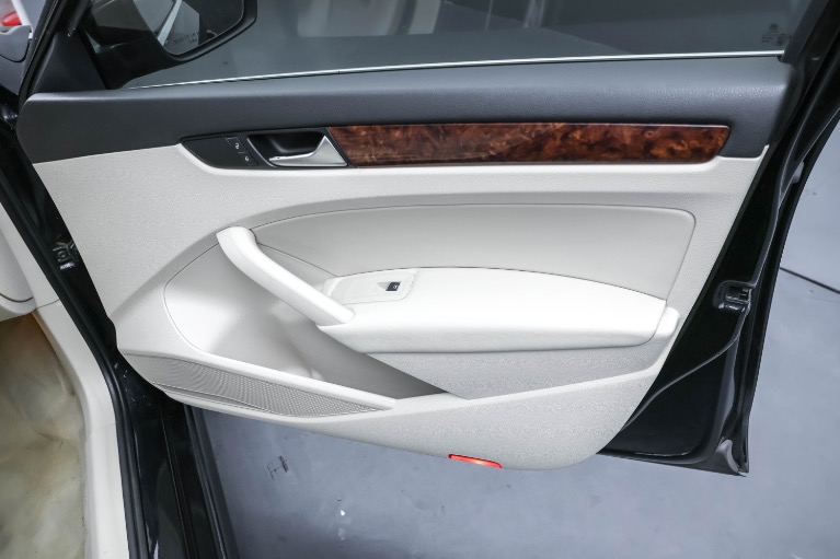 2013 Volkswagen Passat SEL - Photo 40