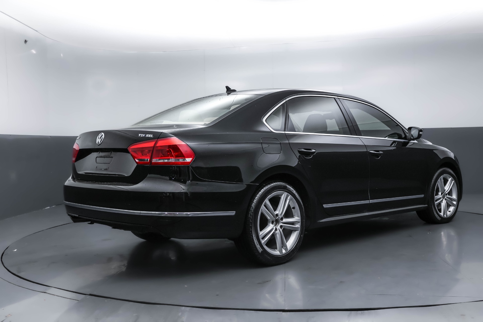 2013 Volkswagen Passat SEL - Photo 23