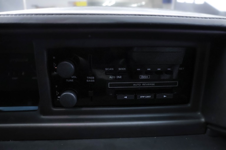 1994 Oldsmobile Cutlass Supreme - Photo 38