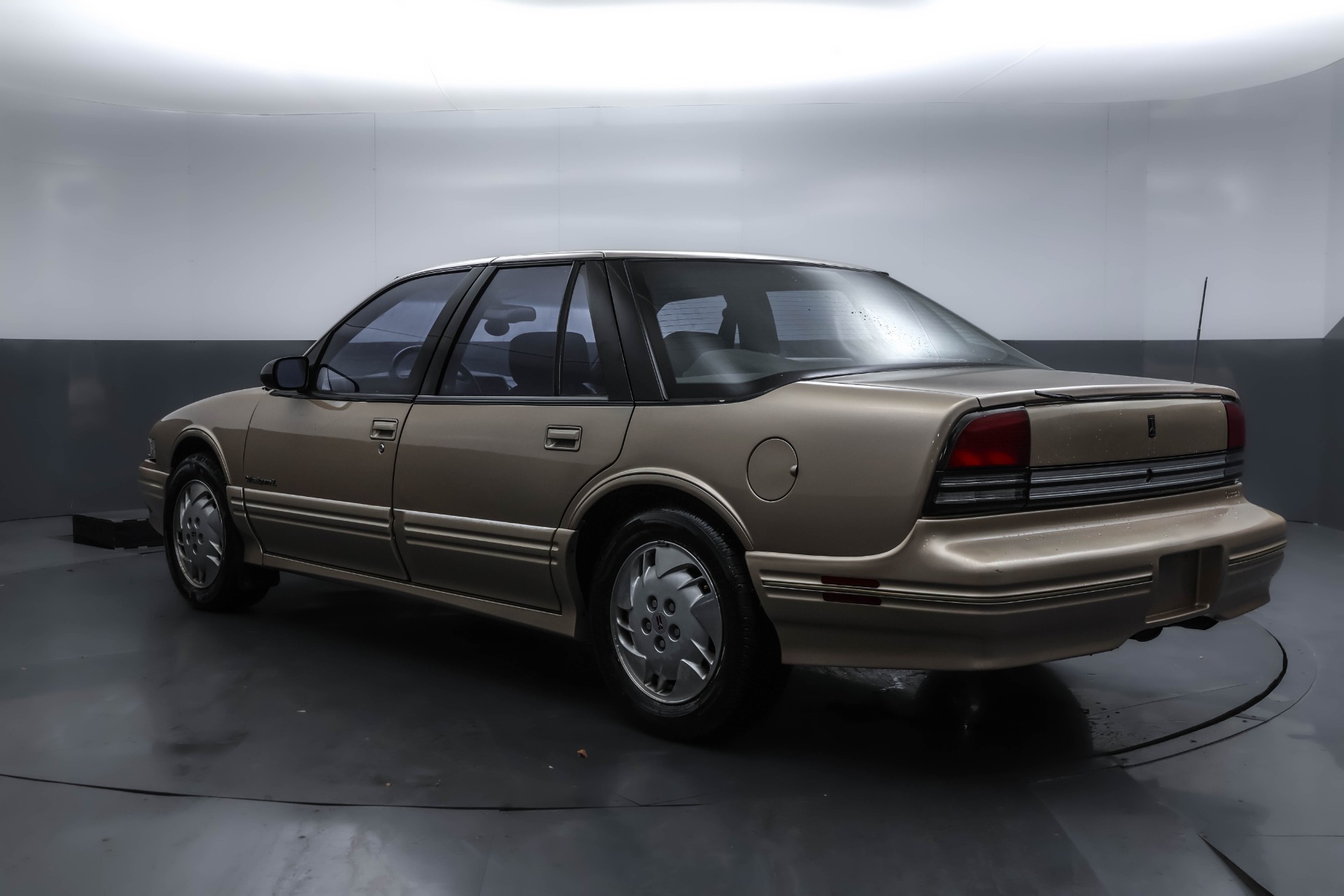 1994 Oldsmobile Cutlass Supreme - Photo 25
