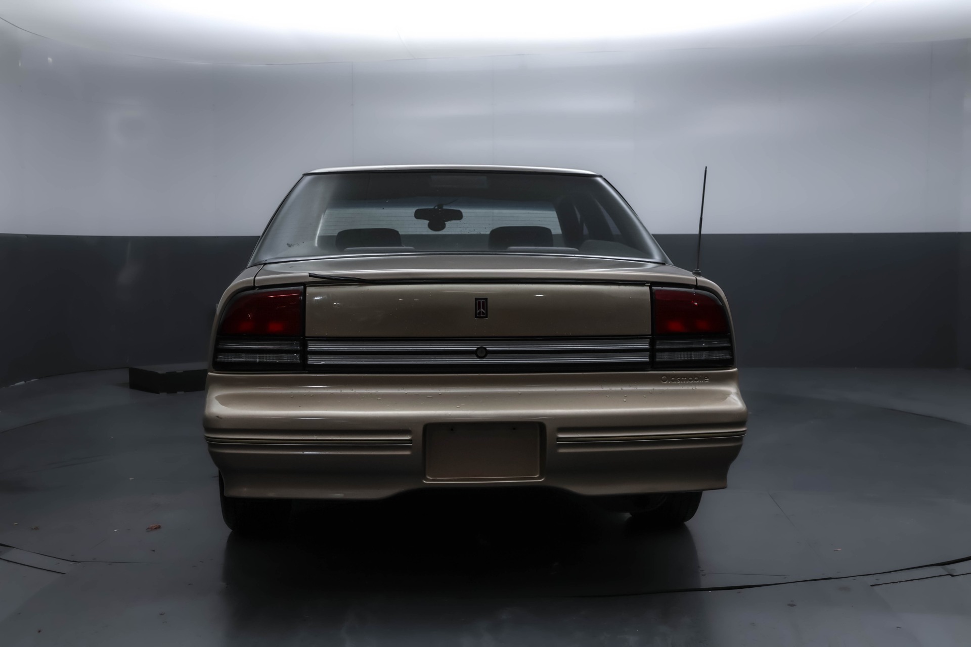 1994 Oldsmobile Cutlass Supreme - Photo 26