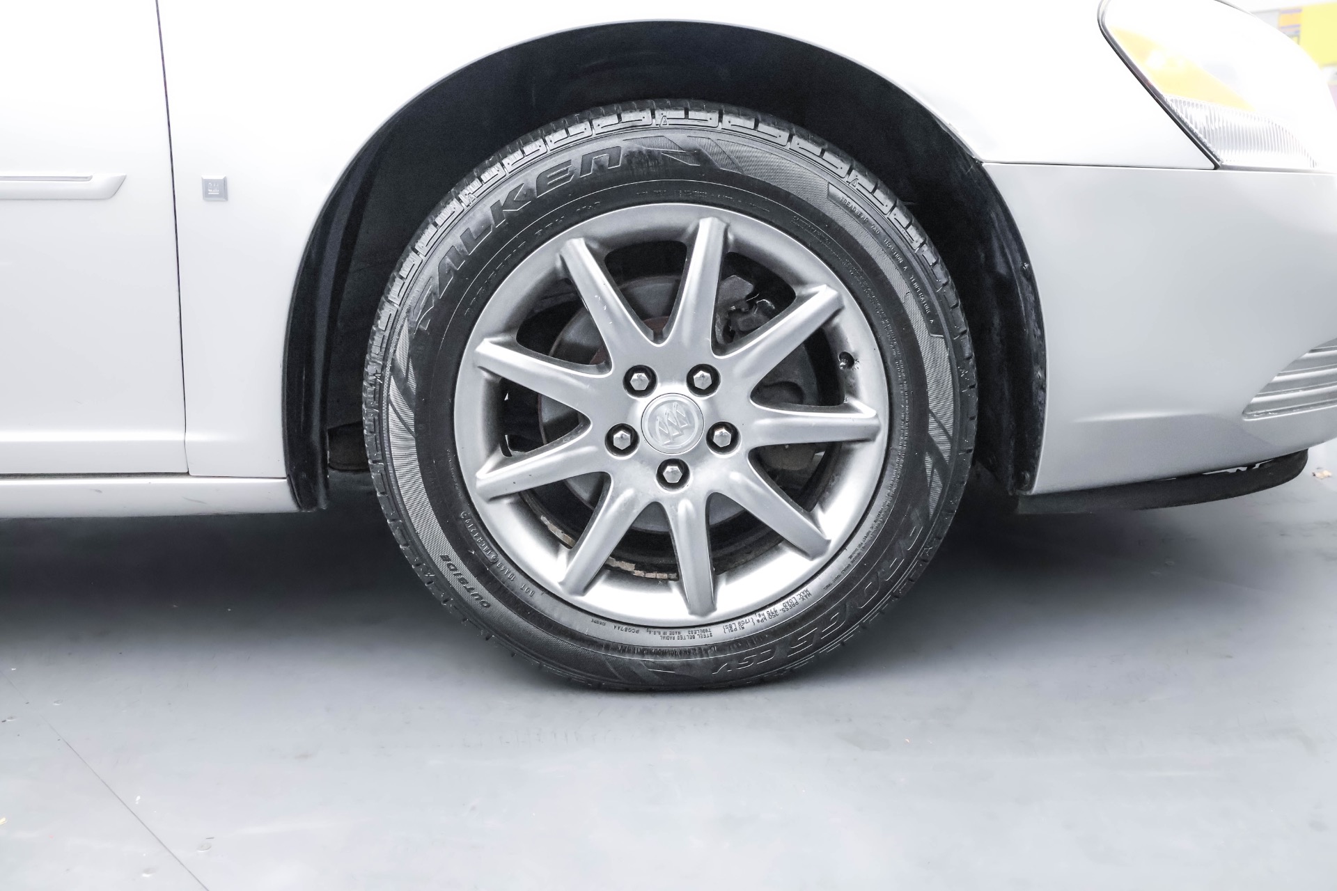 2007 Buick Lucerne CXL photo 3