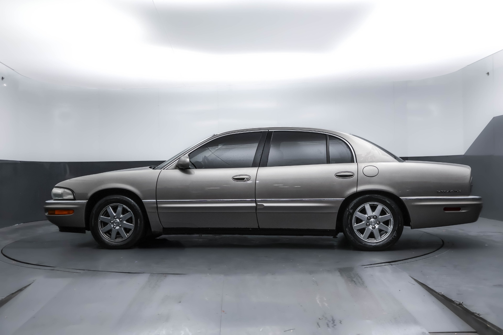 2004 Buick Park Avenue photo 2