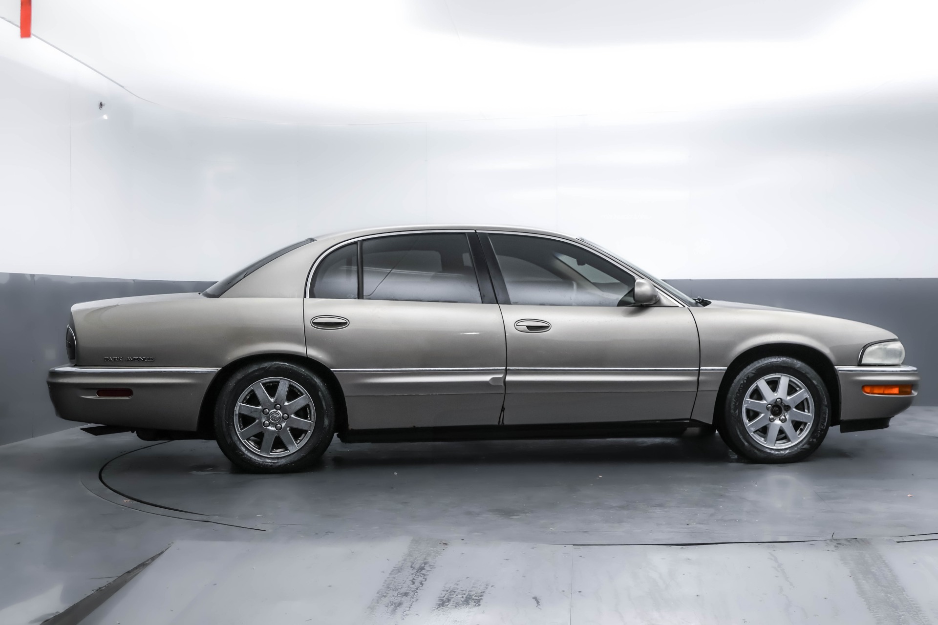 2004 Buick Park Avenue photo 3