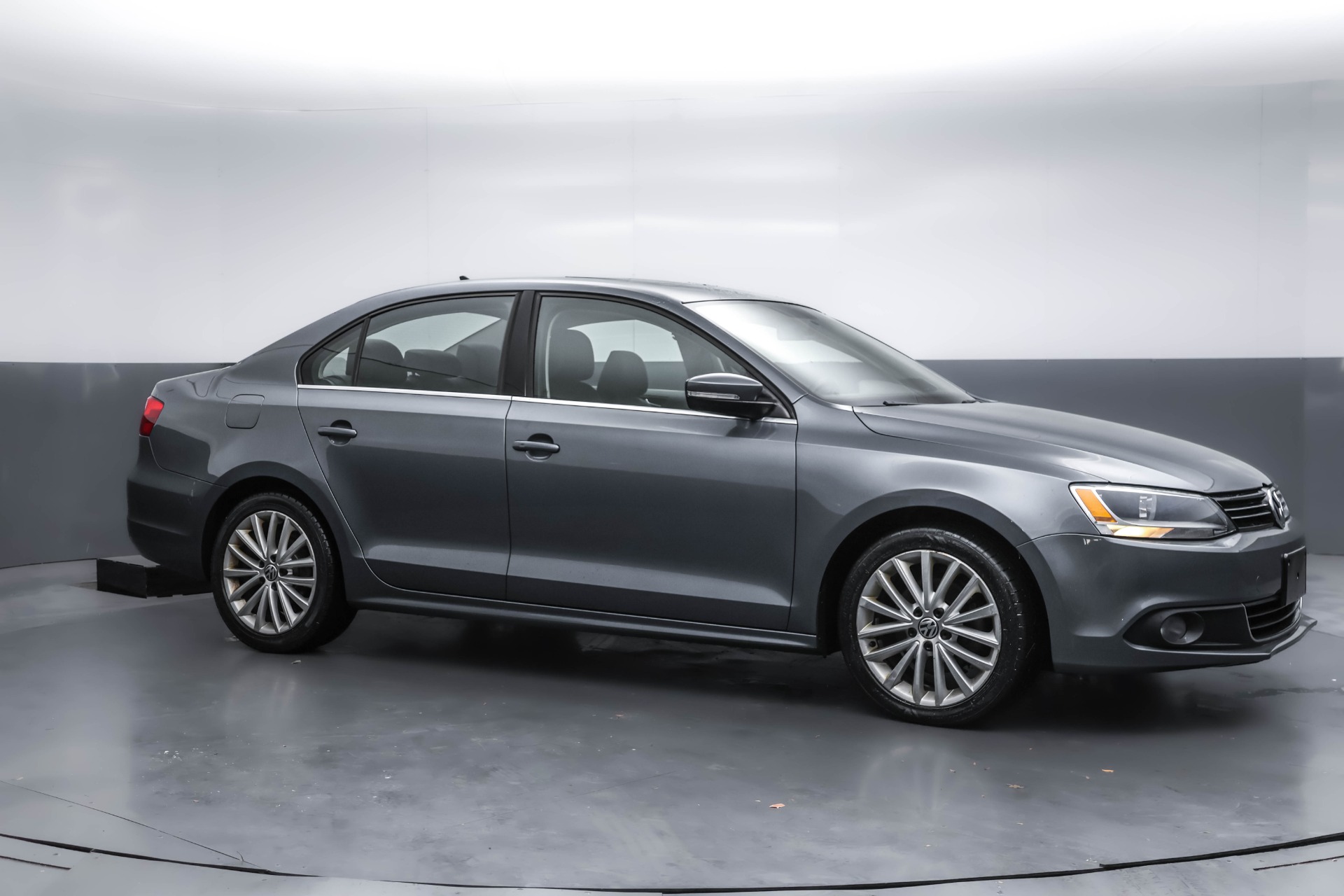 2014 Volkswagen Jetta SEL TDI photo 4