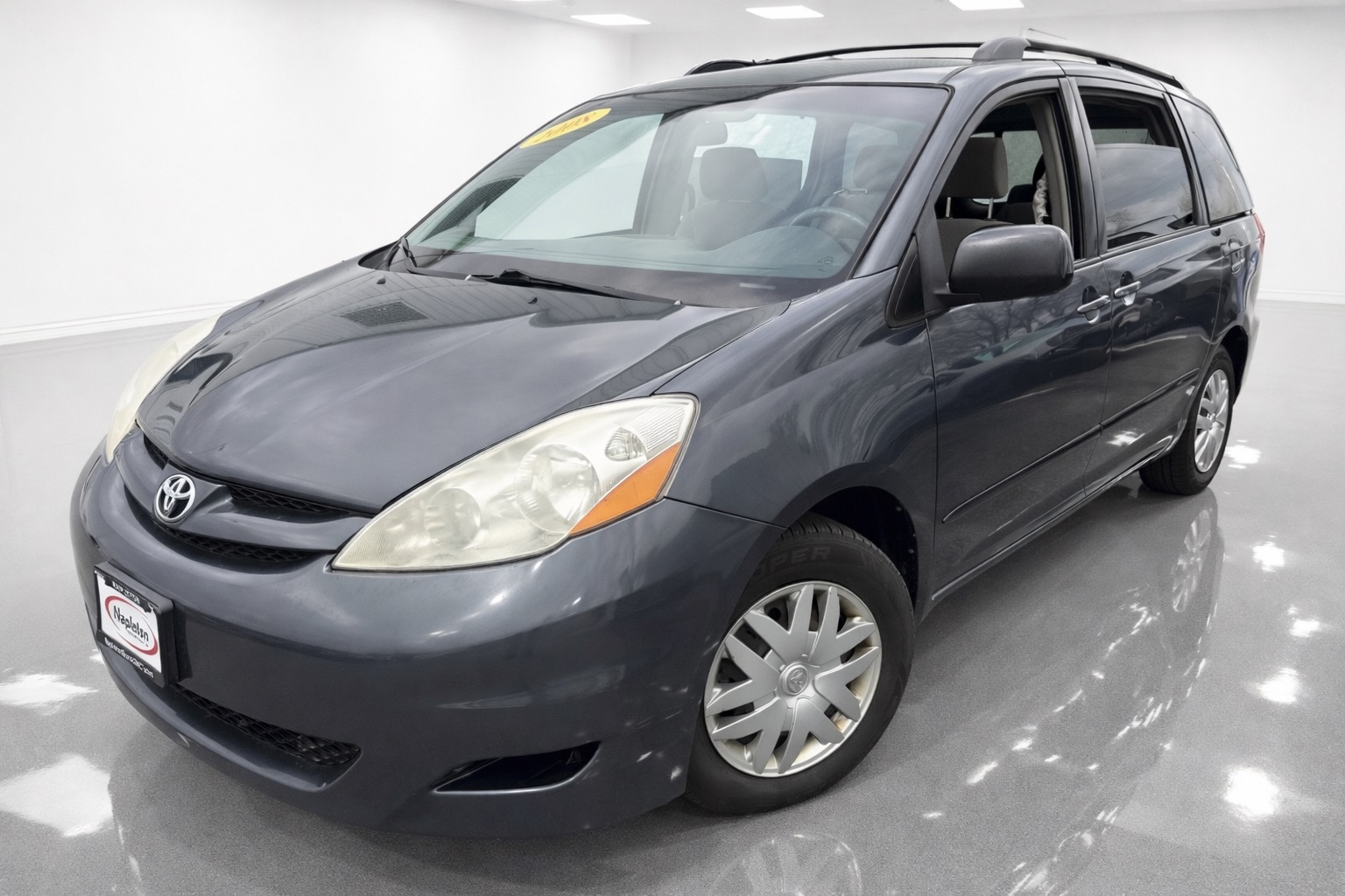 2008 Toyota Sienna LE 7-Passenger's photo