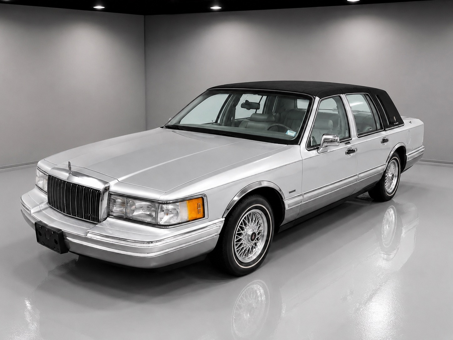 1992 Lincoln Town Car's photo