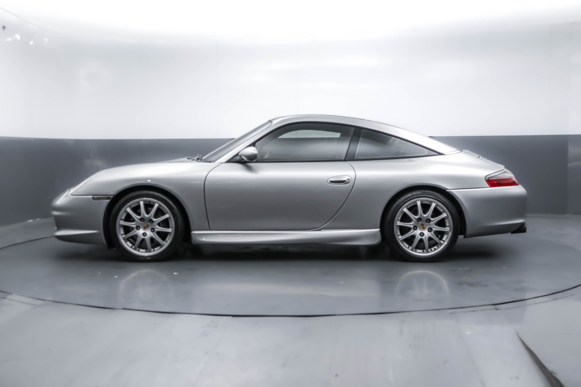 2002 Porsche 911 Targa photo 2